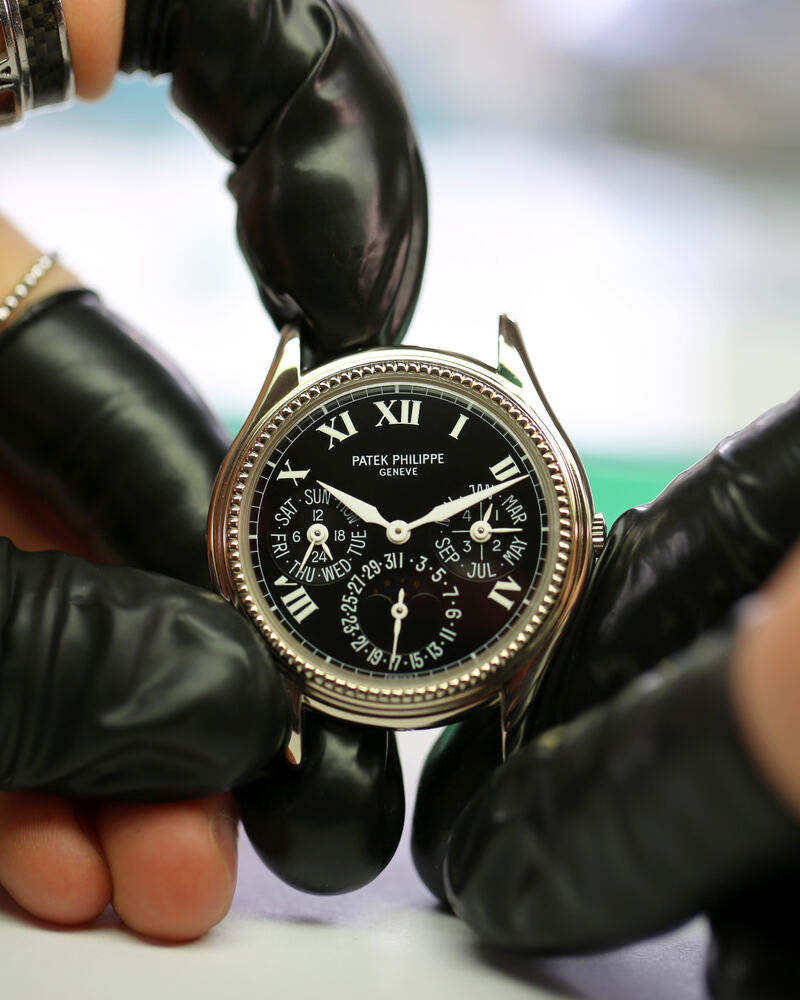 Patek Philippe quantième perpétuel 5038G, cadran noir